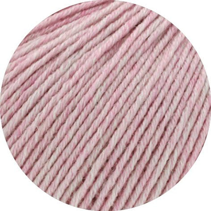 Swatch Cool Wool merinogaren kleur roze van Lana Grossa bij Garenkunst.nl