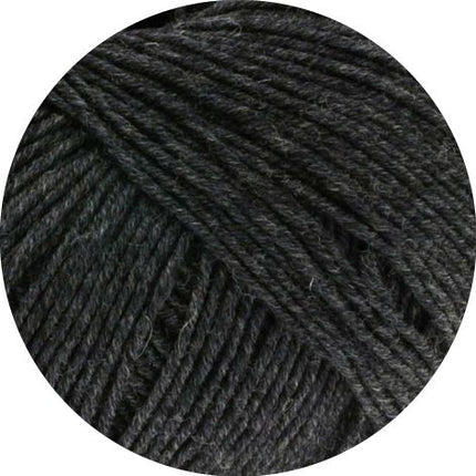 Swatch Cool Wool merinogaren kleur antraciet van Lana Grossa bij Garenkunst.nl