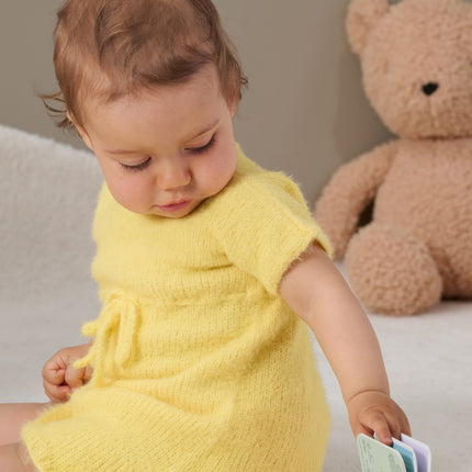 Breipakket babyjurk model 14 Cosy Socks 4 Babies van Lana Grossa, originele foto