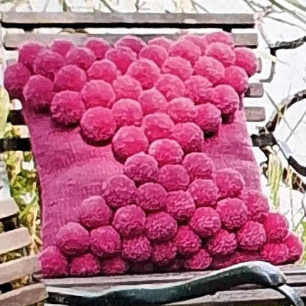 Breipakket kussen met Feltro pompons vanuit midden – Model 46 – Home 70  | Lana Grossa