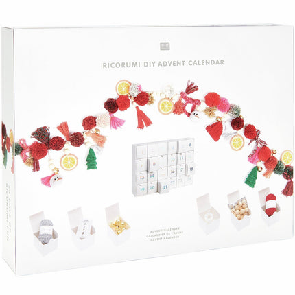 Verpakking Ricorumi DIY Advent Calendar met voorbeeld van de gehaakte kerstslinger