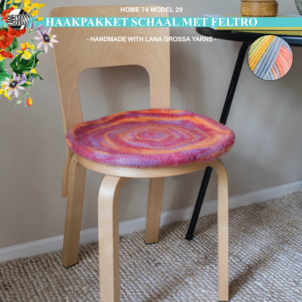 Haakpakket stoelkussen met Feltro-garen model 29 van Home 74