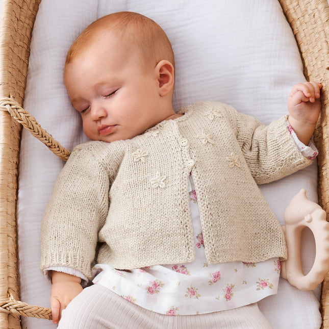 Breipakket babyvestje met Linarte – Model 14 – Infanti 17 | Lana Grossa