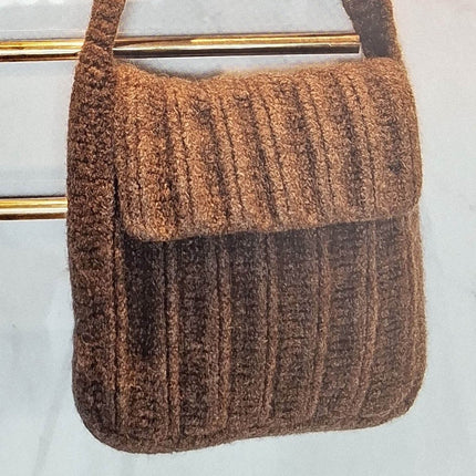 Haakpakket tas in reliëfpatroon met Feltro – Model 70 – Home 70 | Lana Grossa
